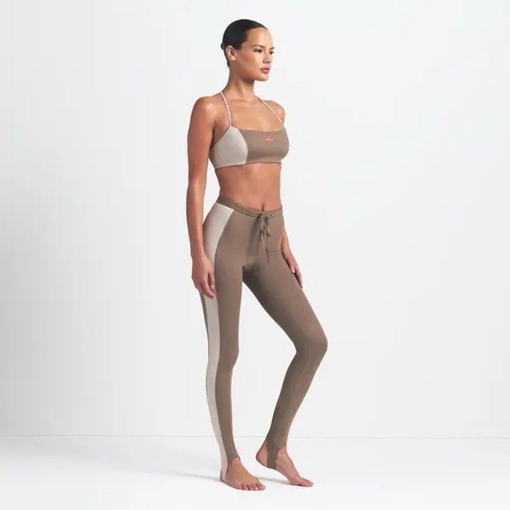 NikeSKIMS Shine Stirrup Leggings Size Medium - Truffle & Stone NWT